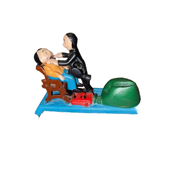 Vintage Cast Iron The Dentist Chair/Pulling Teeth Mechanical Bank Works great! - Picture 3 of 8